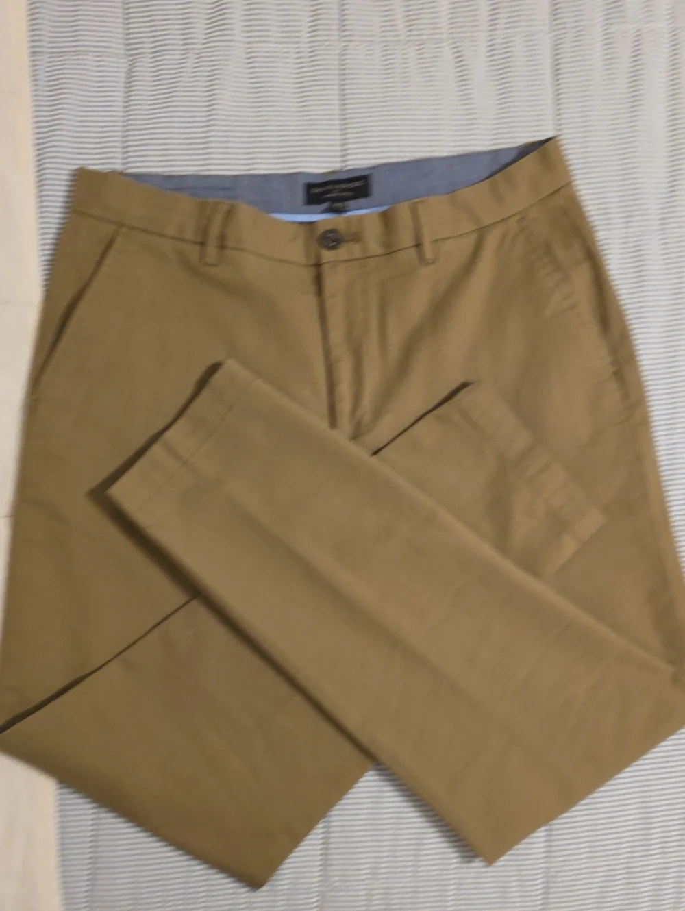 34/32 Banana Republic Men's Chino Pants in Khaki Tan